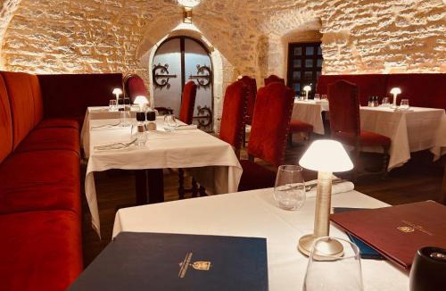 La Malene Hotel | Hôtel-Restaurant Le Manoir De Montesquiou