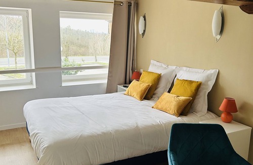 Jas Hotel | Hôtel Restaurant Reposant Donnant sur une vue Magnifique de la Vallée !