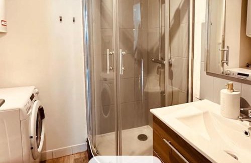 Vitre Apartment | H11 Petit duplex citadin