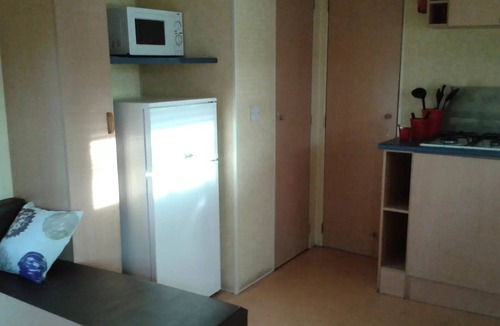 Fumel House | H5 Mobile Home, 2 bedrooms, large terrace, sleeps 4