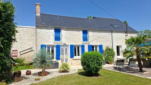 Civray Bed & Breakfast | Halte détente chez Sylvie près A71 Bourges - chambres climatisées, table d'Hôtes, sauna, billard, salle ciné, parking intérieur