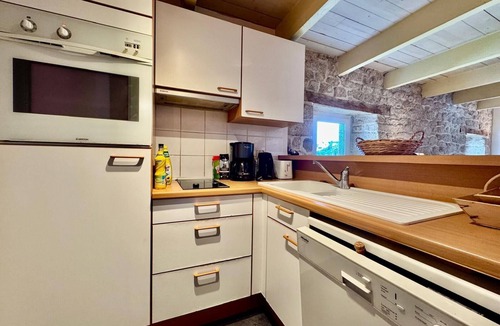 Combrit Apartment | Harbour Retreat – Bright Seaside Apartment in Combrit Sainte-Marine