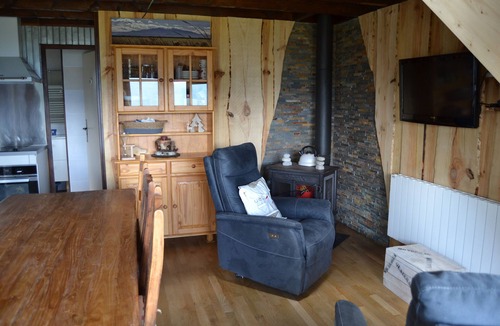 Les Angles Ski Chalet | Haut de Chalet Le Bois de Cerf , Animaux Acceptés en Lisière de Foret