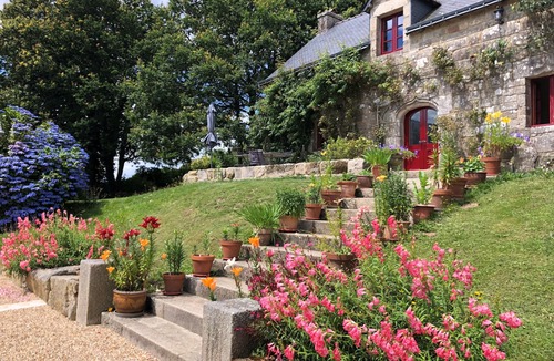 Langoelan Cottage | Haven of peace in central Brittany - 18th century Farmhouse with heated pool