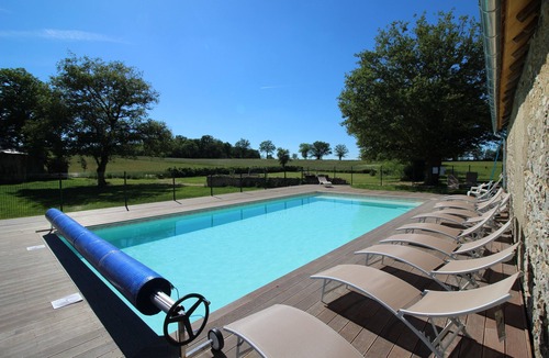 Bouesse Cottage | Heated pool, billiards, table tennis, table football, mountain biking, Badminton in the indoor room