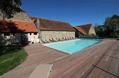 Bouesse Cottage | Heated pool, billiards, table tennis, table football, mountain biking, Badminton in the indoor room