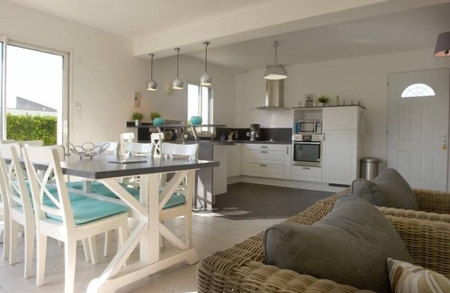 Plouneour-Trez House | HIGH STANDARD VILLA 150M FROM THE BEACH, HEATED INDOOR POOL