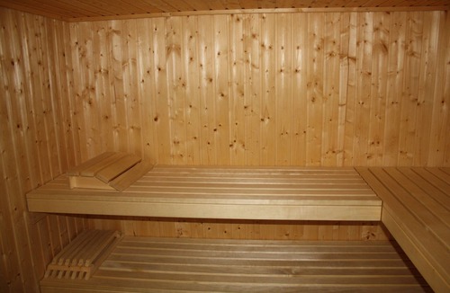La Chapelle-d'Alagnon Ski Chalet | High standard wooden chalet with interior heated pool