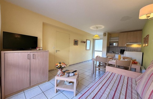 Cerbere Apartment | Hillside Mediterranean Stay for 6