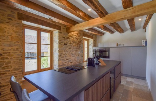 Saint-Medard-d'Excideuil Cottage | Hilltop Cottage with Pool