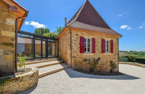 Saint-Medard-d'Excideuil Cottage | Hilltop Cottage with Pool