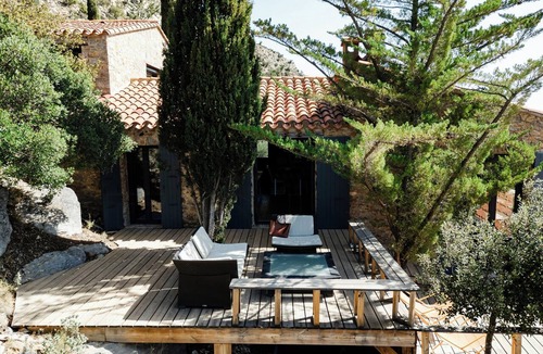Camelas House | Hilltop sheepfold in Castelnou