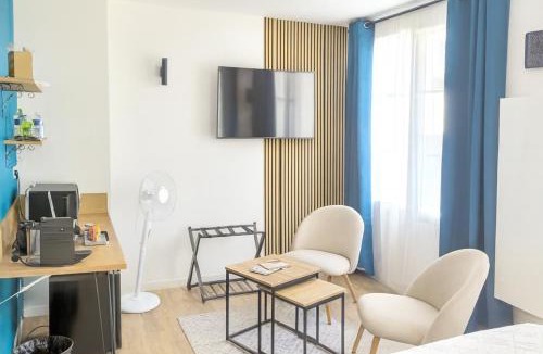 Nogent-le-Rotrou Apartment | Hinster - studio confort, espace café, au coeur de Nogent