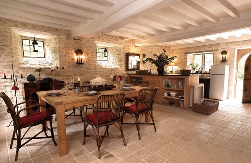 Hemevez House | Historical cottage at the château d'Hémevez
