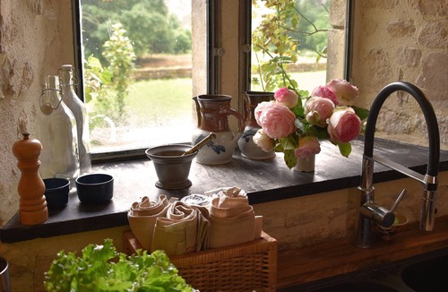 Hemevez House | Historical cottage at the château d'Hémevez