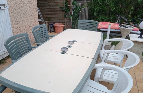 Saint-Laurent-de-la-Salanque House | Holiday Home 'Avec Piscine 12 Personnes' with Private Pool, Shared Terrace and Wi-Fi