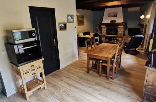 Le Monastier-sur-Gazeille House | Holiday Home 'Estaou Treillo 1 Gte Rural' with Shared Garden, Wi-Fi and Air Conditioning