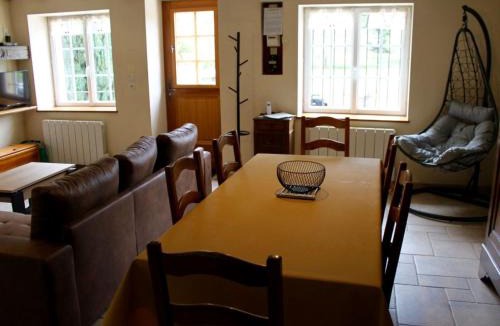 Saint-Berain-sous-Sanvignes House | Holiday Home für 6 Pers- mit eigenem Teich by Interhome