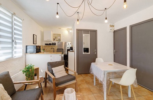 Saint-Crepin-et-Carlucet House | Holiday Home 'Au Relax N°10' with Shared Pool and Terrace