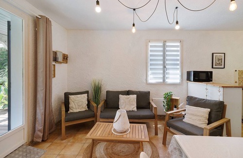 Saint-Crepin-et-Carlucet House | Holiday Home 'Au Relax N°10' with Shared Pool and Terrace