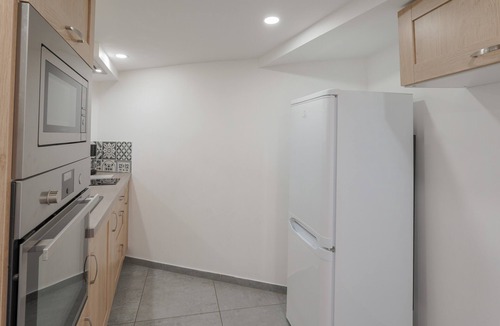 Montrond-les-Bains Apartment | Holiday Apartment "Dans Maison Atypique" with Wi-Fi