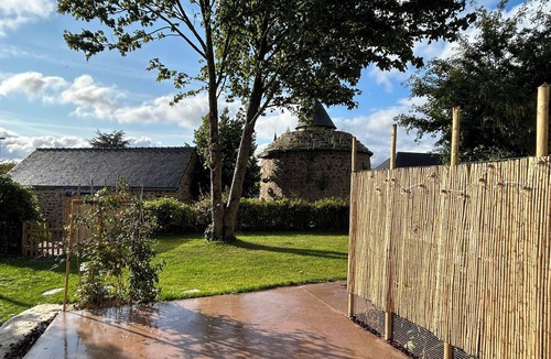 Hillion Apartment | Holiday Apartment "Au Colombier" with Private Terrace & Shared Garden