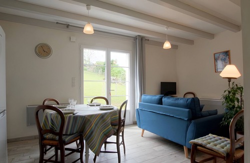 Saint-Pee-sur-Nivelle House | Holiday Home "Gîte Karrikartea" with Private Terrace, Garden & Wi-Fi