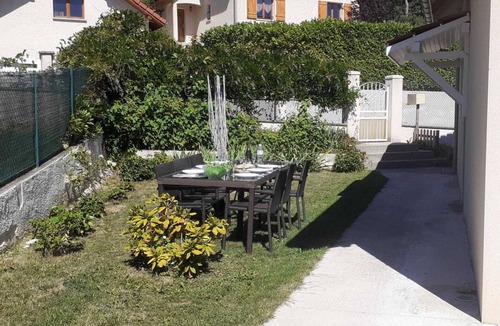 La Motte-d'Aveillans House | Holiday Home "La Matheysiene" with Private Garden & Wi-Fi