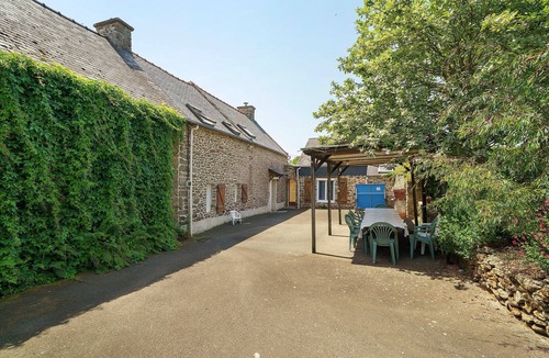 Saint-Cast-le-Guildo House | Holiday Home 'Gite Renouard' with Private Garden, Wi-Fi and Air Conditioning