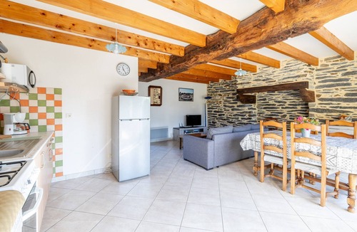 Saint-Just House | Holiday Home "4 Pers" with Private Terrace & Wi-Fi