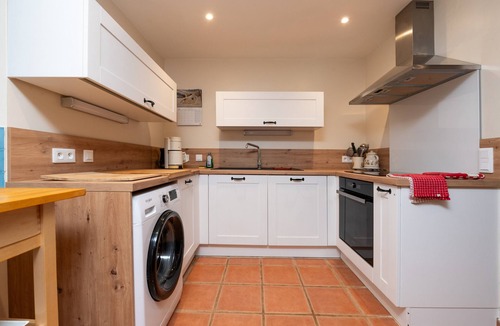 Saint-Nicolas des Eaux House | Holiday Home '6 Personnes' with Shared Terrace, Shared Garden and Wi-Fi