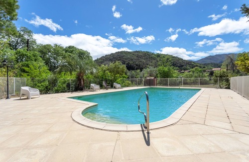 Reynes House | Holiday Home 6 with Mountain View, Air Conditioning