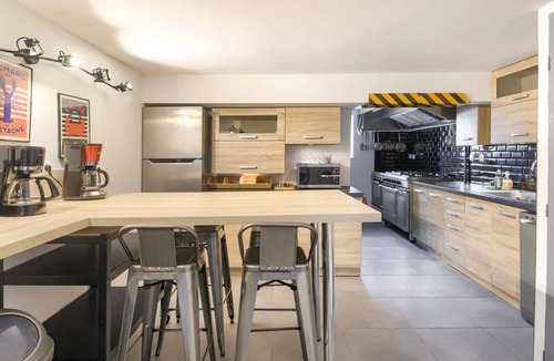 Brech House | Holiday Home 'An Alré - Piscine - Spa - Ciné' with Private Pool, Private Terrace and Wi-Fi