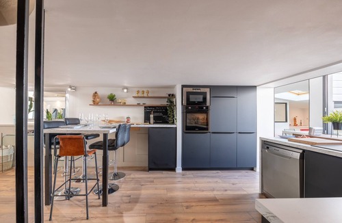 Lorient House | Holiday Home 'Beau Loft Lorient - Centre Ville' with Private Terrace and Wi-Fi
