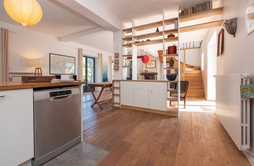 Ile-aux-Moines House | Holiday Home 'Belle Familiale' with Private Terrace, Private Garden and Wi-Fi