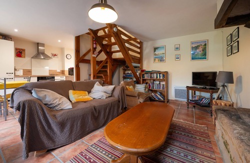 Saint-Nicolas des Eaux House | Holiday Home 'Breton Gildas' with Shared Terrace, Shared Garden and Wi-Fi