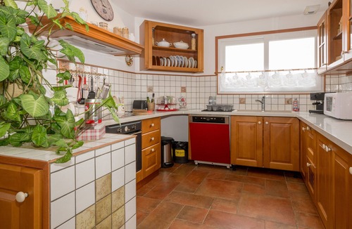Rochefort House | Holiday Home 'Chez Les Ours' with Mountain View, Private Terrace and Wi-Fi