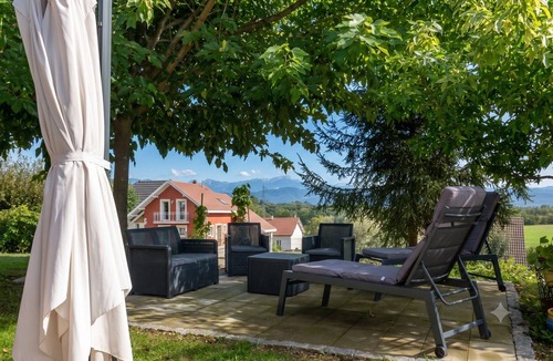 Rochefort House | Holiday Home 'Chez Les Ours' with Mountain View, Private Terrace and Wi-Fi