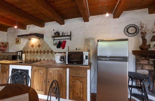 Beaumont House | Holiday Home 'Cœur Ardèche' with Mountain View and Private Garden