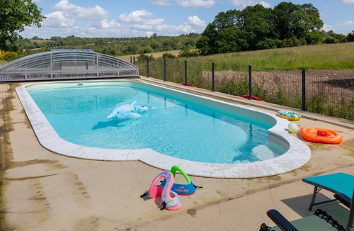Meslan House | Holiday Home 'Corps de Ferme au Calme' with Garden