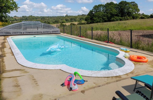 Meslan House | Holiday Home 'Corps de Ferme au Calme' with Garden