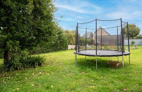 Sevignac House | Holiday Home 'De L'enclume' with Private Garden, Balcony and Wi-Fi