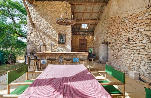Monflanquin House | Holiday Home 'Domaine Agenas' with Lake View, Private Pool and Wi-Fi