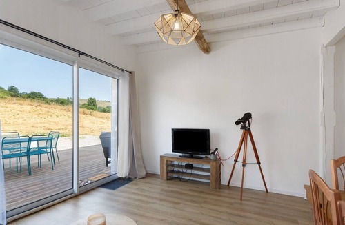 Larribar-Sorhapuru House | Holiday Home “Mendi Borda” with Private Terrace, Wi-Fi and Air Conditioning