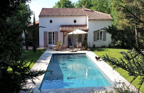 Montaigu-de-Quercy House | Holiday Home Montaigu-de-Quercy Lake
