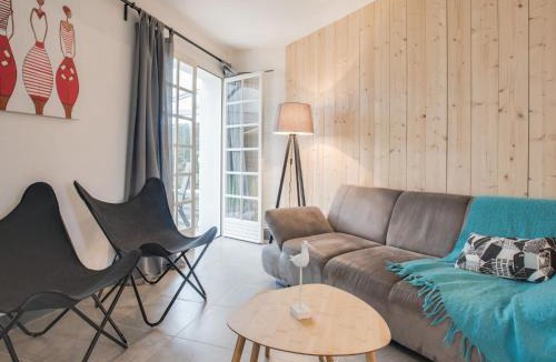 Saint-Pierre-Quiberon House | Holiday Home Portivy Moulin by Interhome