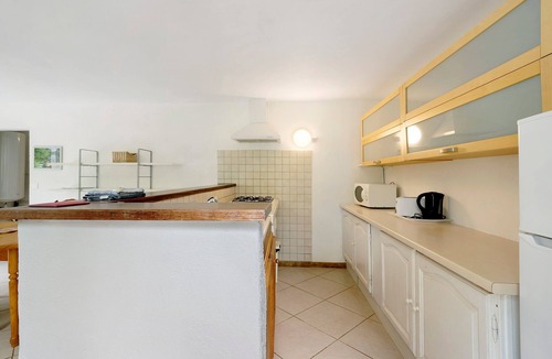 Salignac-Eyvignes House | Holiday Home 'Gite Truffière' with Mountain View, Shared Pool and Wi-Fi