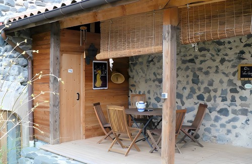 Cussac-sur-Loire House | Holiday Home 'Gîte Lou Claud En Bord De Loire' with Wi-Fi