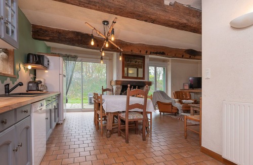 La Croix-Hellean House | Holiday Home Gîte La Colombe - Les Hortensias