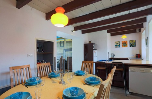 Prat House | Holiday Home 'Gite 1' with Shared Pool, Private Terrace and Wi-Fi